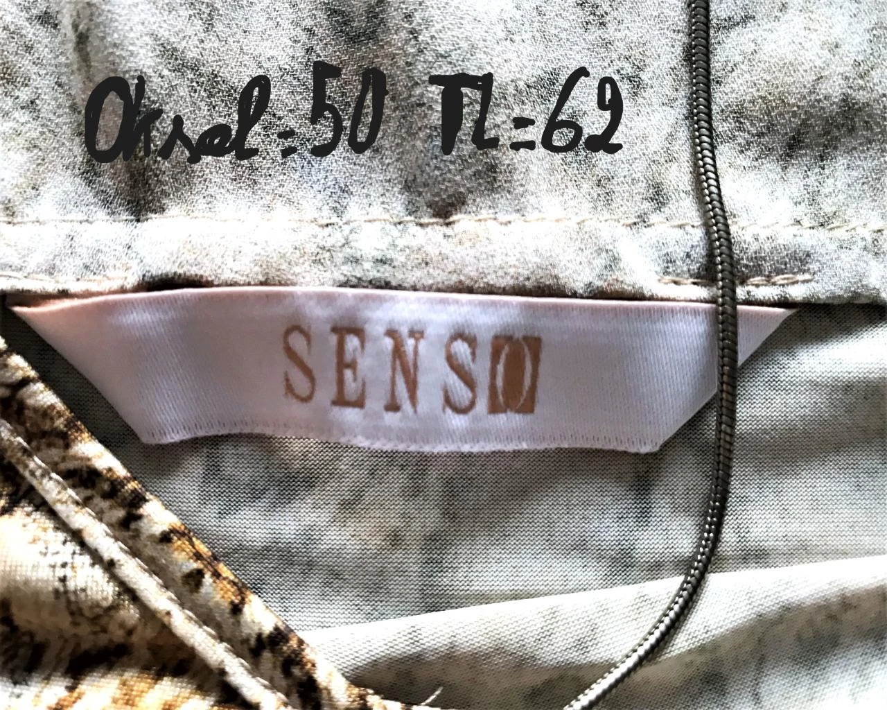 Senso B40 bonita blusa sin mangas con cadena plateada. – photo 8